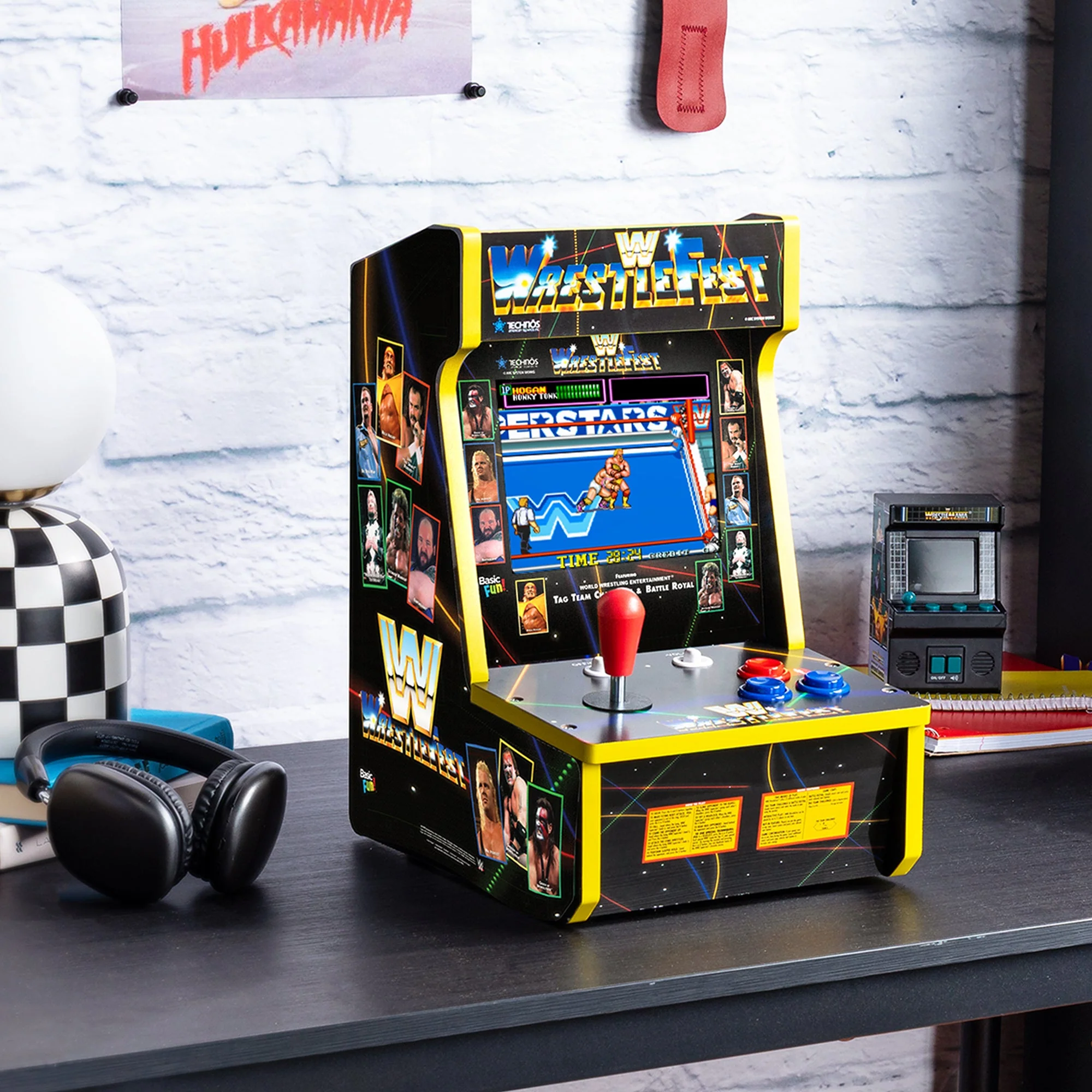 WWE Counter Series Game with 8" Liquid Crystal Screen & 4 Games - Image 7